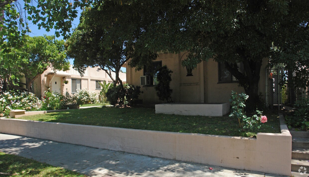 Building Photo - 750 S Marengo Ave