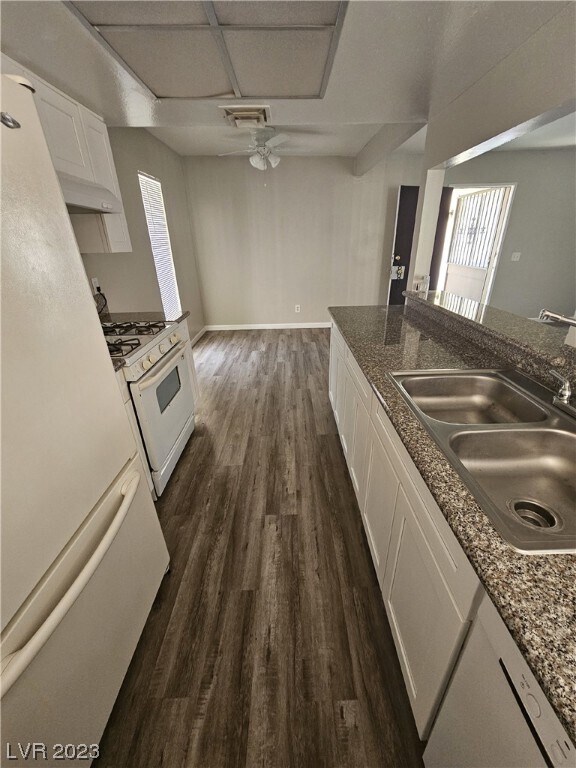 Building Photo - 1405 Vegas Valley Dr