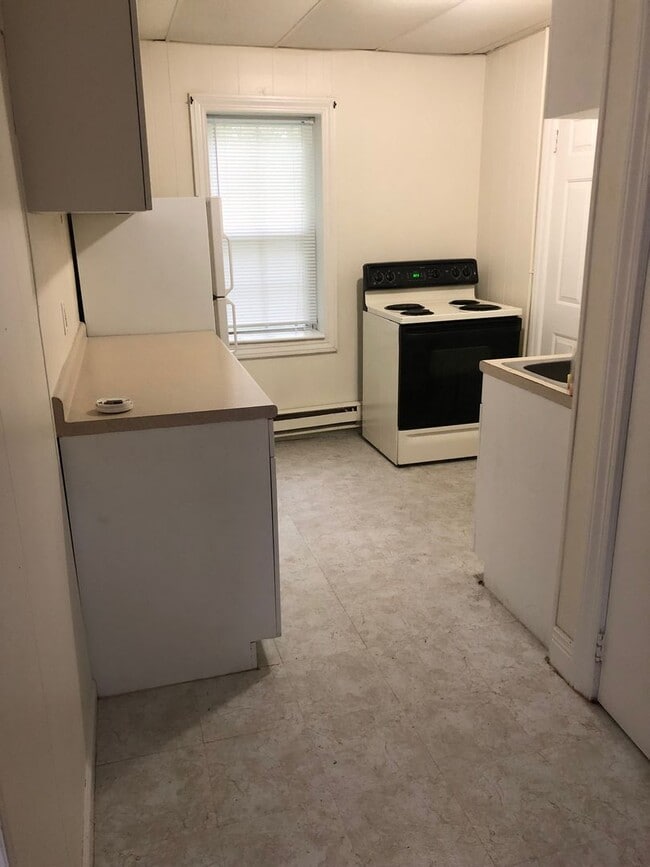 Building Photo - 3901 W Ridge Rd