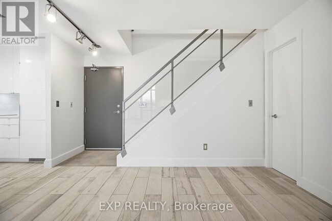 Photo du bâtiment - 637 Lake Shore Blvd W