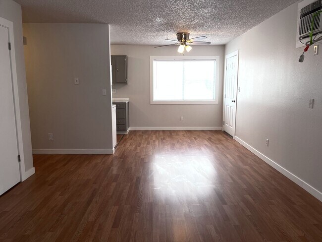 Foto del edificio - Modern Ontario Apartment