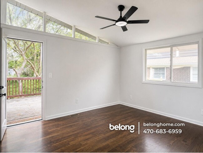 Foto del edificio - 1735 Alvarado Terrace SW