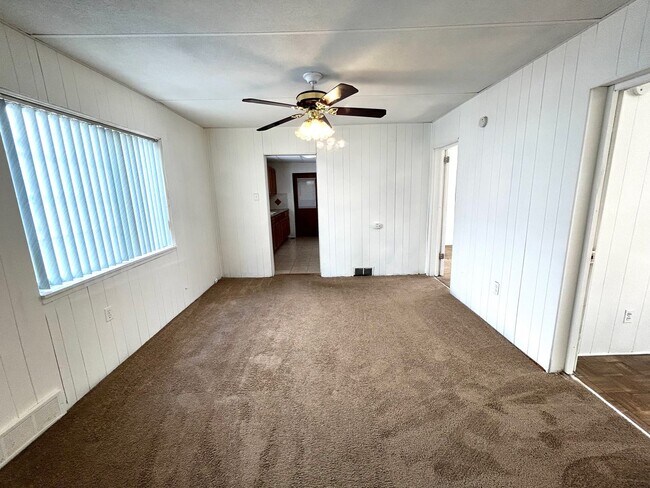 Building Photo - 2234 EVALINE
