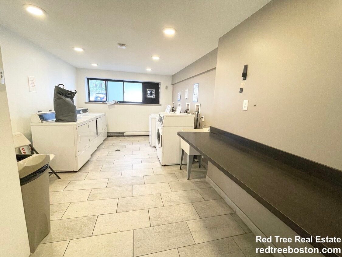 Foto del edificio - 66 Homer Ave