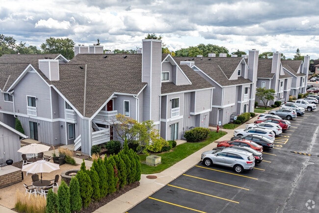 Primary Image - The Glen Luxury Townhomes