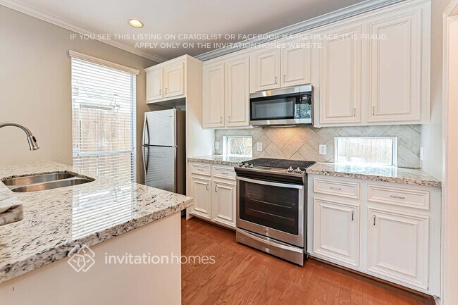 Foto del edificio - 1403 W 26th St