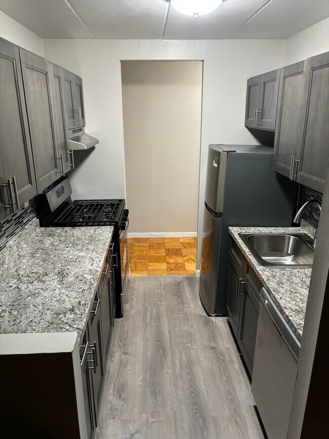 Foto del edificio - 211 Johnson Ave Apartments
