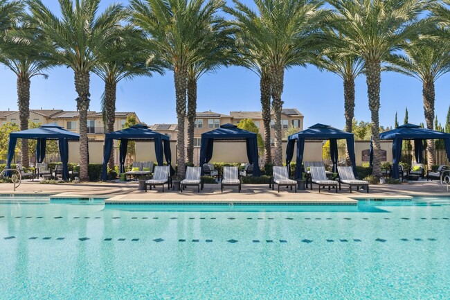 Pool Cabanas - AMLI Spanish Hills