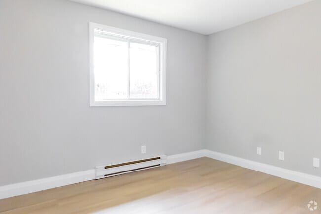 1BR, 1BA - 866SF - Bedroom - Bedford Oaks