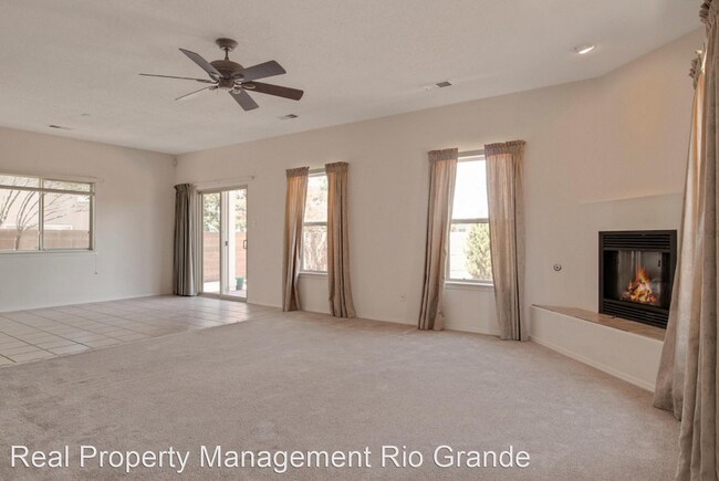 Foto del edificio - 4 br, 3 bath House - 7431 Eagle Crest Ave NE