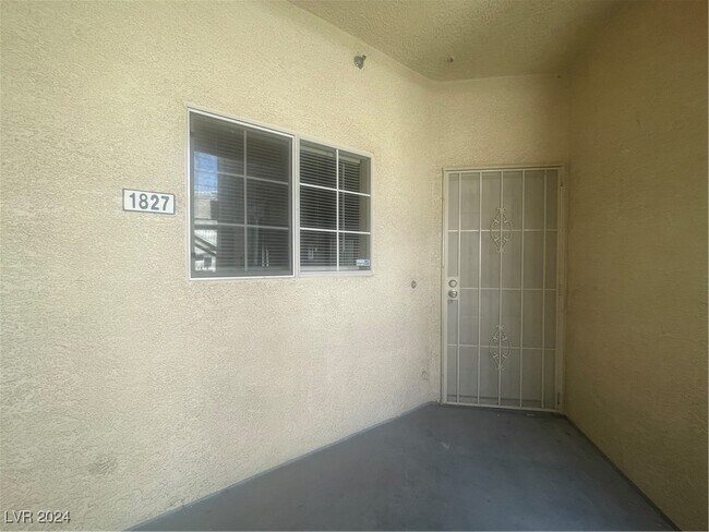 Building Photo - 1827 Dagger Dr