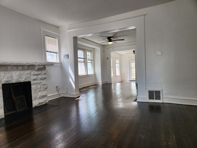 Building Photo - 4144 Agnes Ave