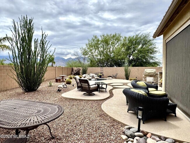 Foto del edificio - 909 W Leatherleaf Dr