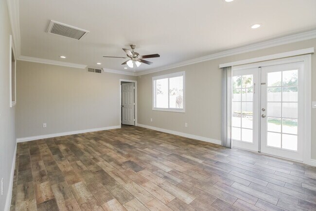 Building Photo - 1401 N Ironwood St