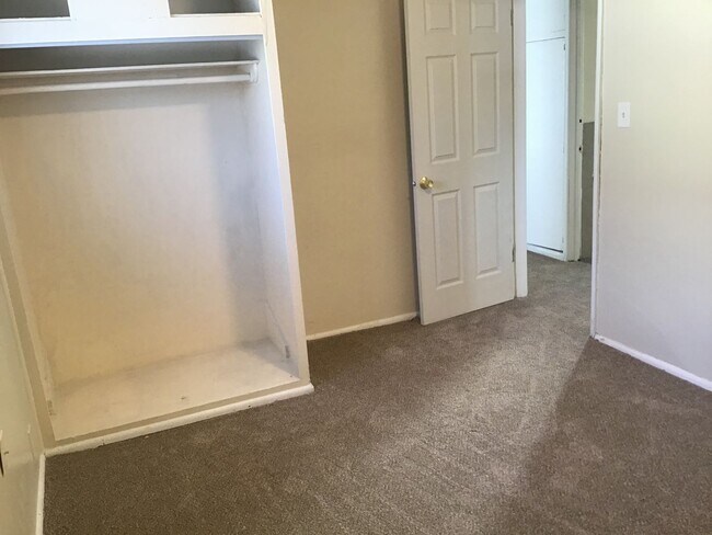 Foto del edificio - 2 bedroom single family home with detached garage