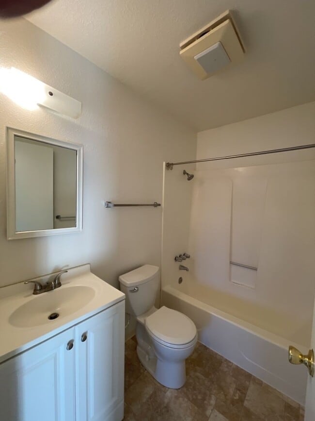 Building Photo - (OTM) 520-550 Summer [PRM: Marlene] (4)