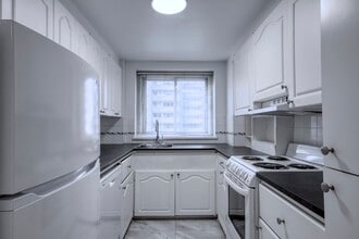 Building Photo - 3435 Rue Drummond