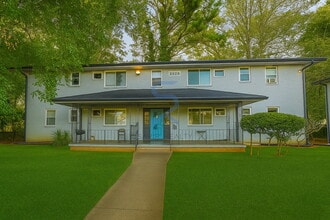 Building Photo - 2829 Belvedere Ln