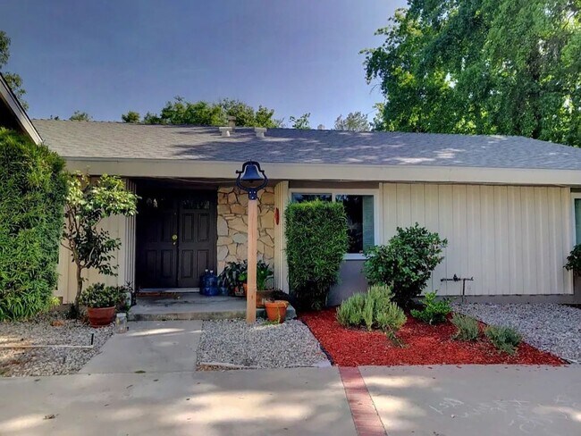 Building Photo - 24360 Crestlawn St