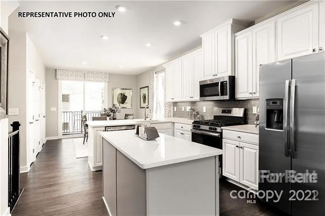 Building Photo - 322 Yorkshire Dr