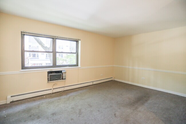 Foto del edificio - 3162 N Cambridge Ave