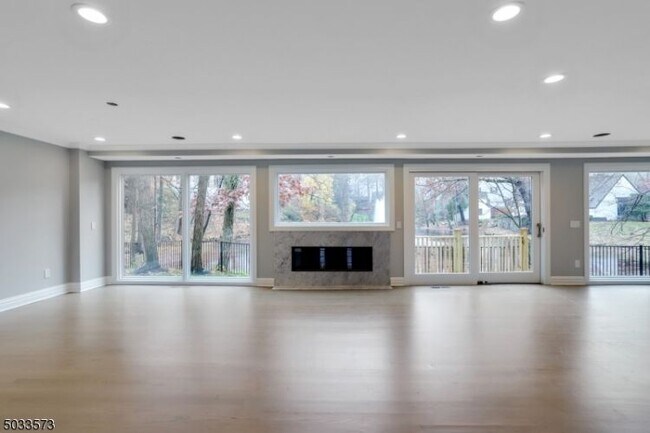 Foto del edificio - 5 Farley Rd