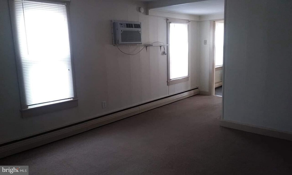 148 W High St Unit 201, Elizabethtown, PA 17022 Room for Rent in