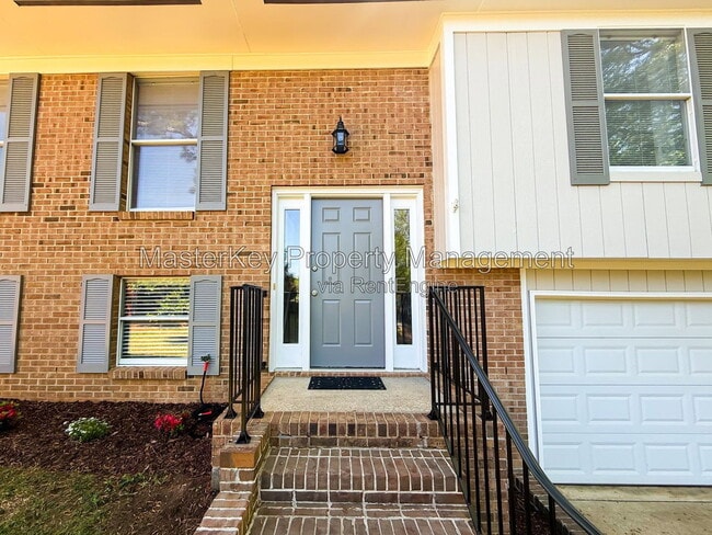 Building Photo - 704 E Dynasty Dr