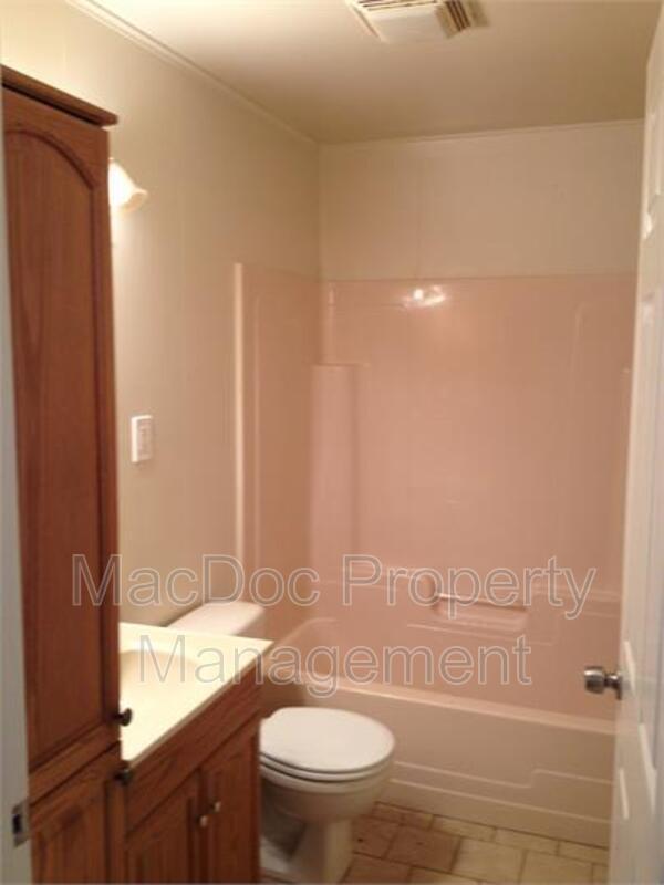 Building Photo - 16253 Monrovia Rd