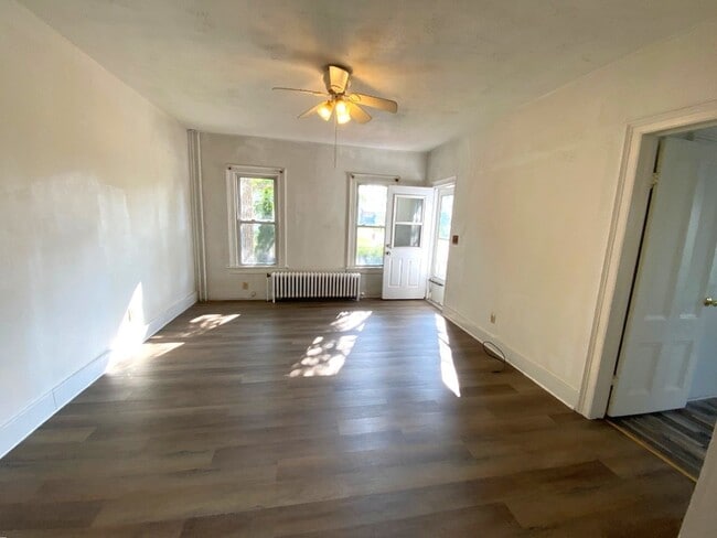 Building Photo - 1140 Vestal Ave