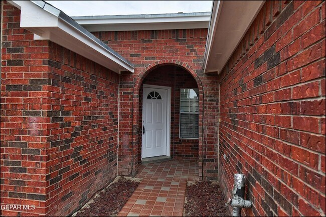 Building Photo - 7089 Black Ridge Dr