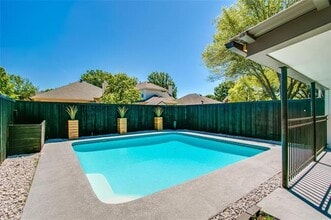 Building Photo - 6704 Gamay Cir