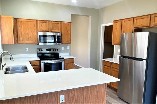 Building Photo - 4025 W Hackamore Drive