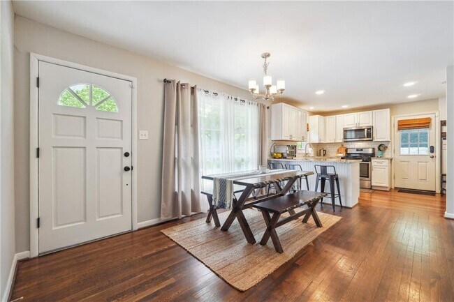 Foto del edificio - 3483 Glensford Dr