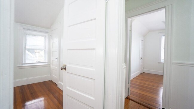 Building Photo - 28 Haslet St