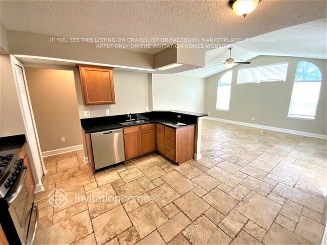 Building Photo - 12775 Dunns View Dr