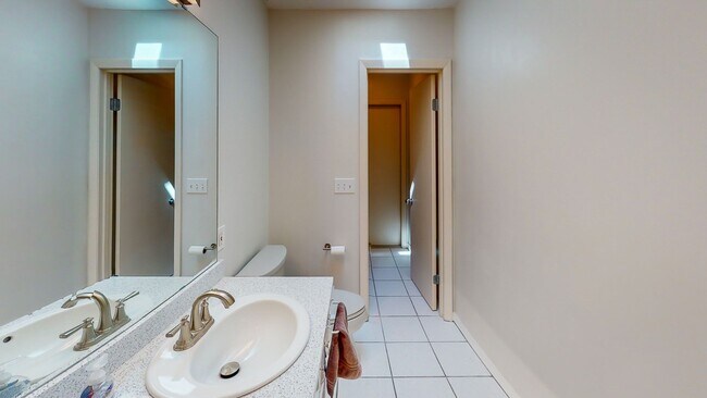 Foto del edificio - Park Avenue- 4 Bedroom/3 Bath - BEAUTIFUL!