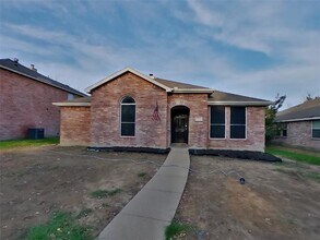 Building Photo - 1504 Rosson Rd