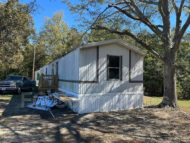 Building Photo - 123 Ray Cir