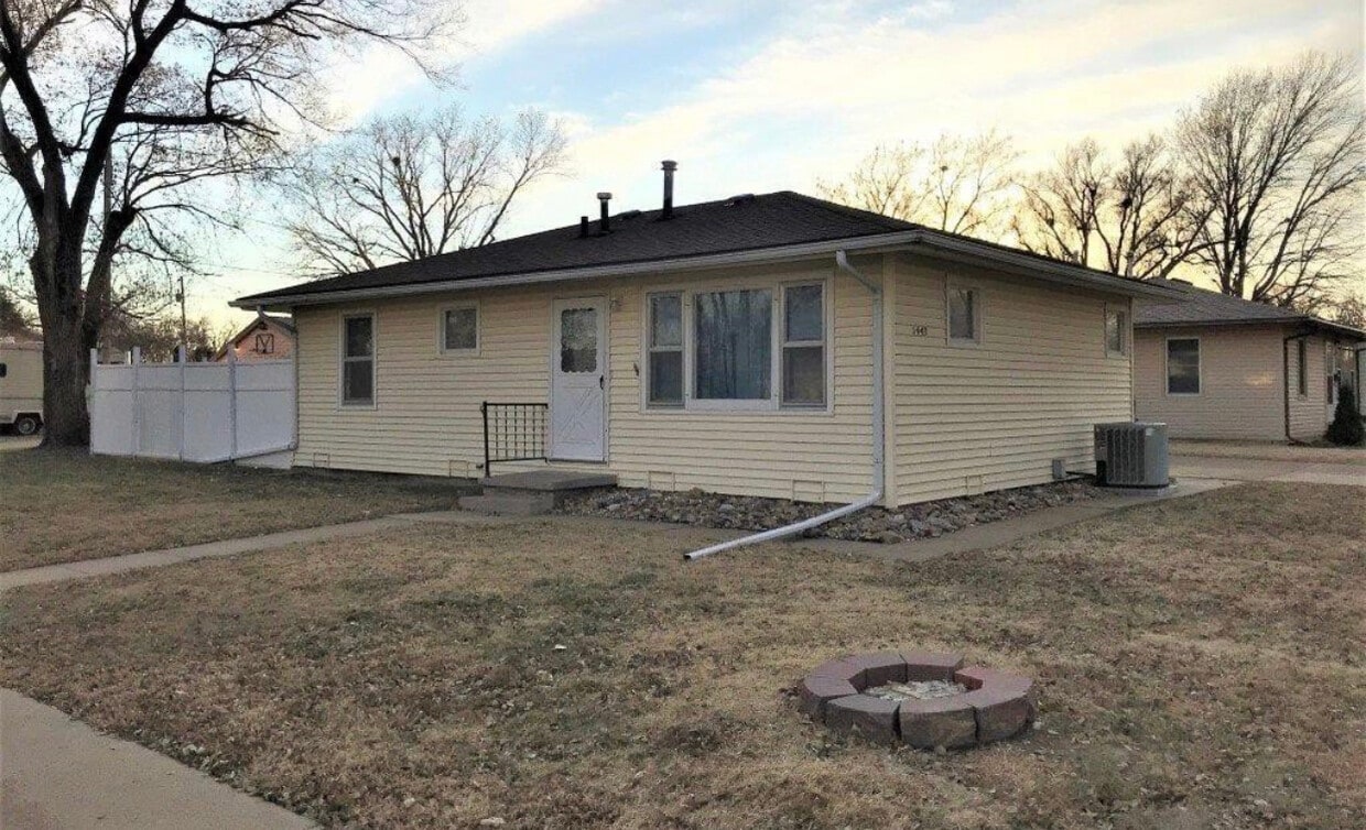 1443 Bachtold Ave, Salina, KS 67401 House Rental in Salina, KS