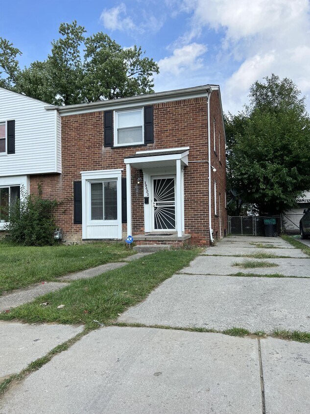 Primary Photo - 19452 Ryan Rd