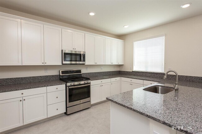 Building Photo - 6092 Red Sun Dr