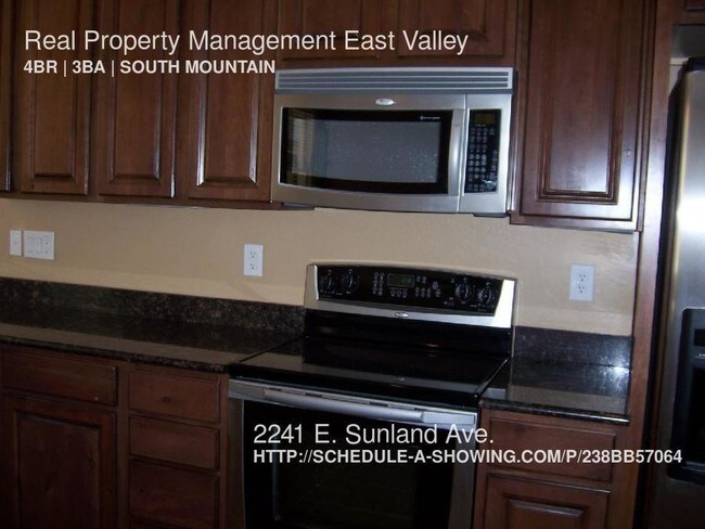 Building Photo - 2241 E Sunland Ave