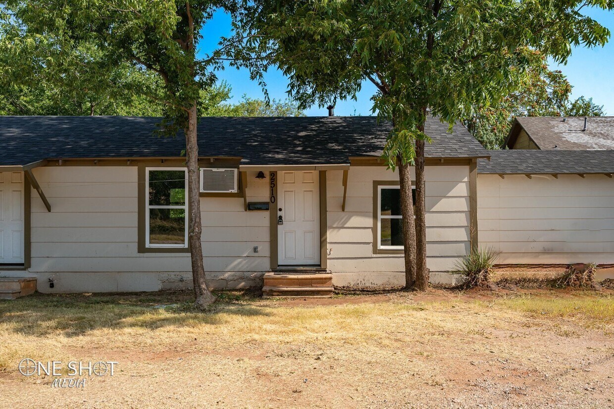 Foto principal - 2510 S 2nd St