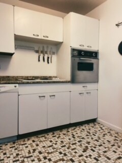 Foto del edificio - 2626 N Lakeview Ave