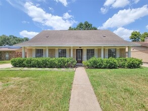 Building Photo - 16614 Cairnway Dr