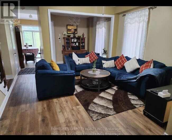 Photo du bâtiment - 60 Silent Pond Crescent