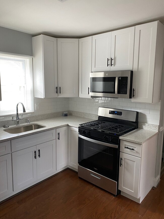 Photo - 4319 Kenwood Ave House