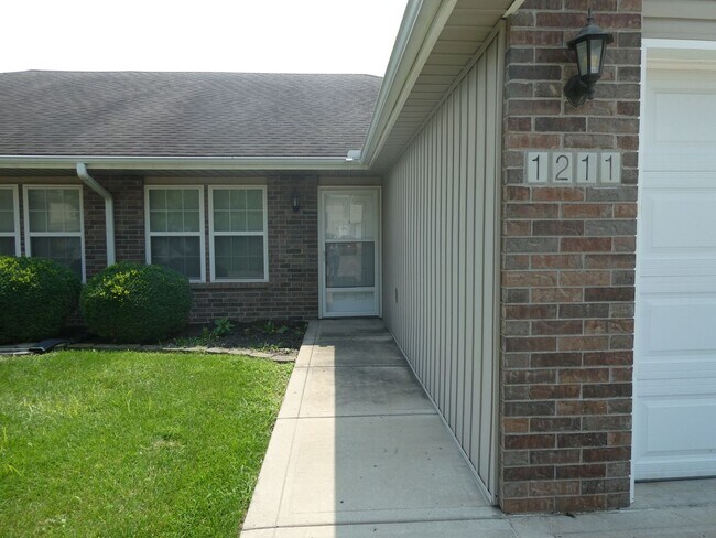 Foto del edificio - 3 bedroom 2 bath one level in Grain Valley