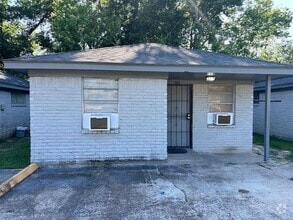 Building Photo - 4701 Hoffman St